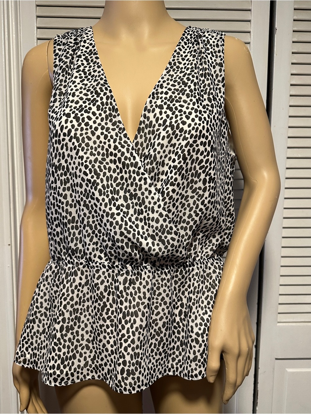 Banana Republic Boho Sleeveless Peplum V-neck Blouse Animal Print Black White M